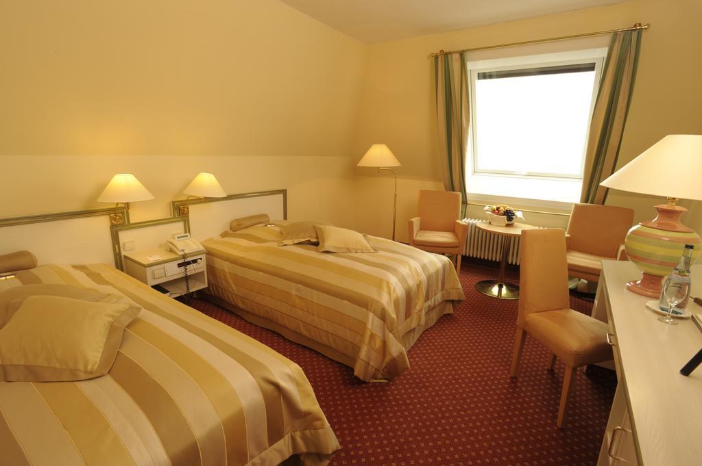 Panoramahotel Waldenburg Waldenburg (Baden-Wurttemberg) Room photo